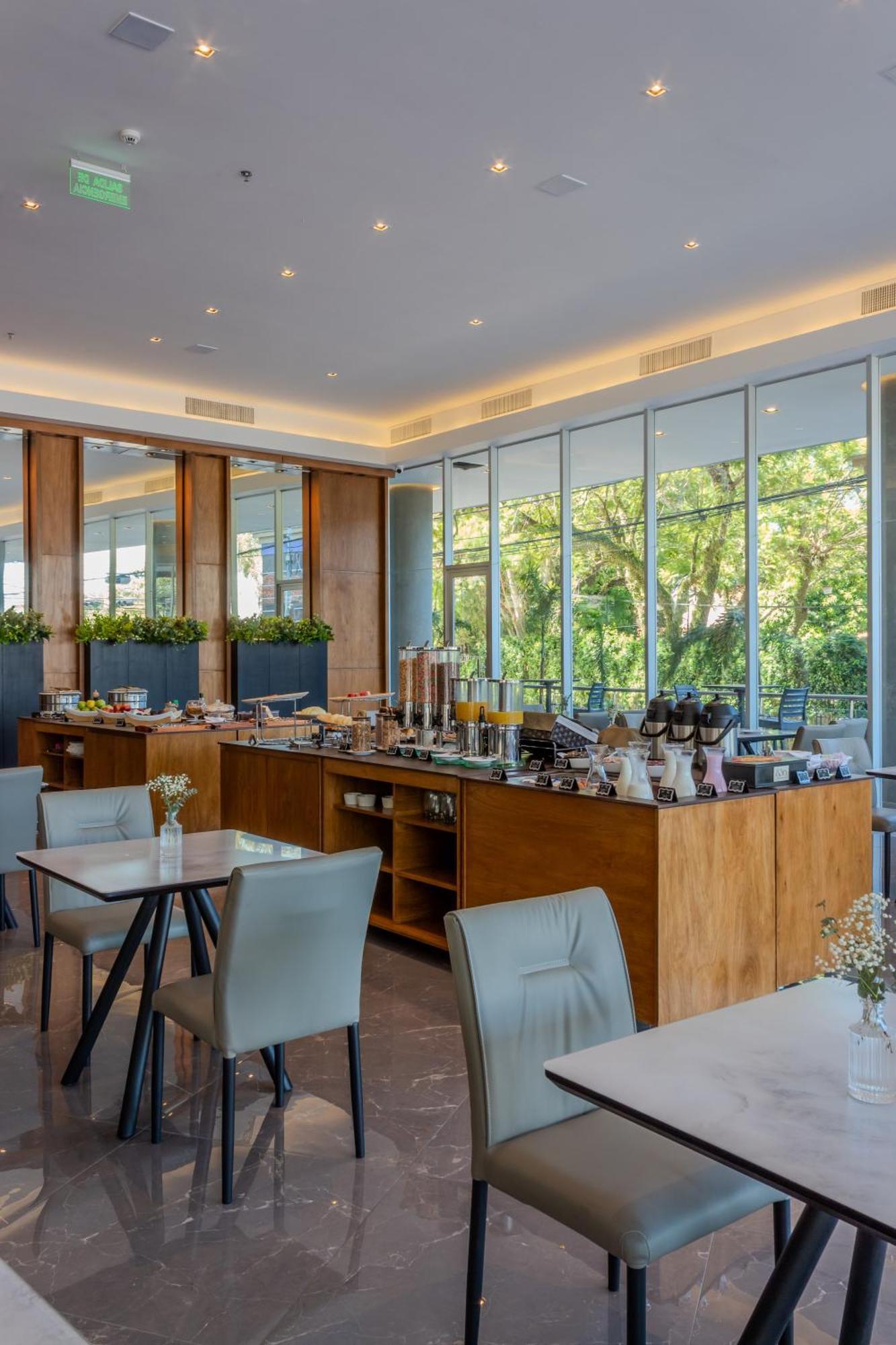 Tryp By Wyndham Asuncion Hotel Kültér fotó