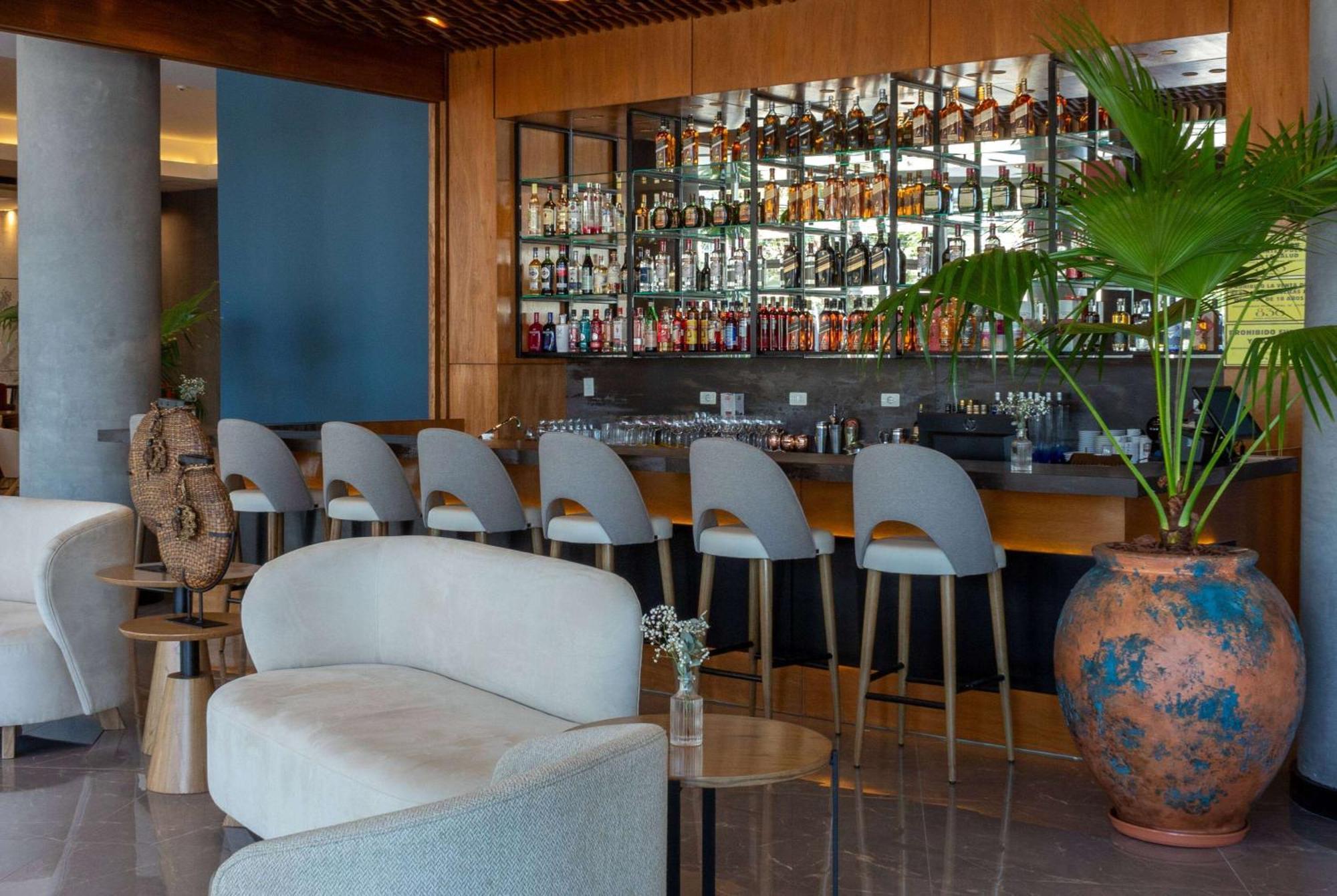 Tryp By Wyndham Asuncion Hotel Kültér fotó